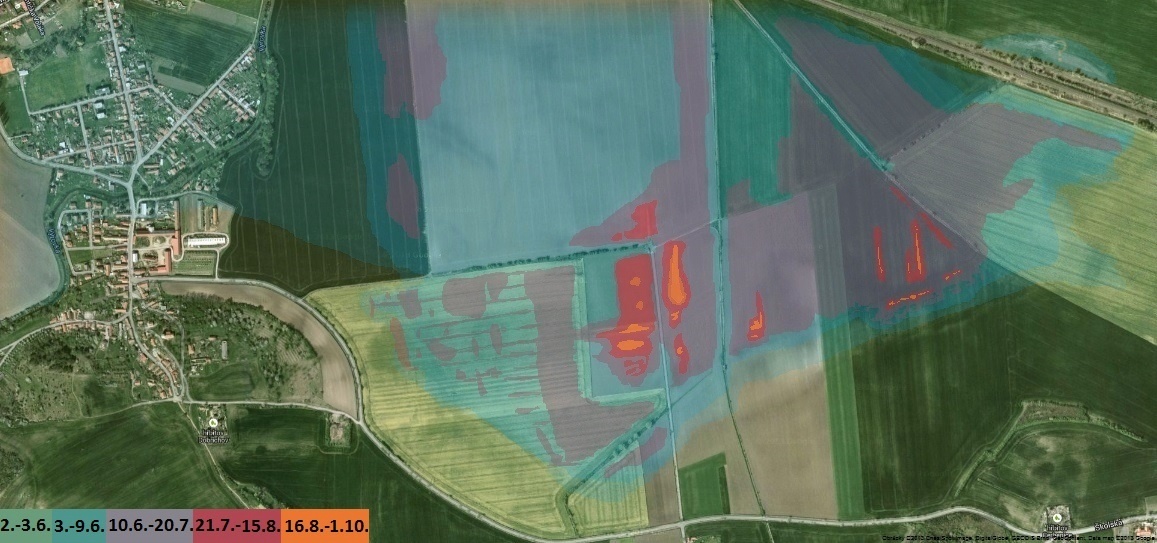 Mapa zatopené oblasti, různé barvy ukazují velikost vodních ploch v jednotlivých obdobích.
